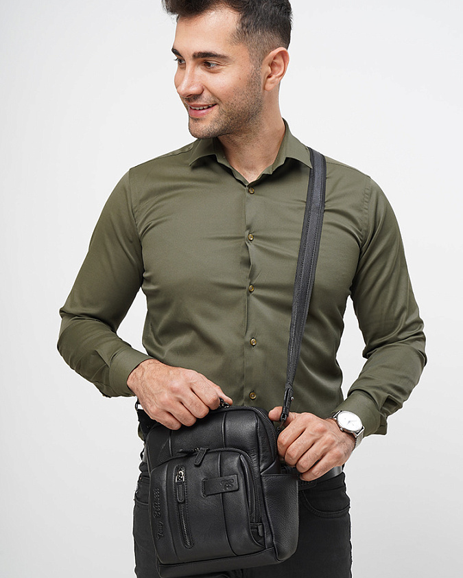 Сумка мужская от бренда Tony Bellucci через плечо в черном цвете 5173